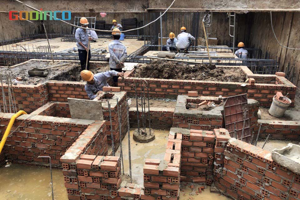 Việc thi công móng nhà là một trong những khâu quan trọng nhất khi xây dựng công trình Việc thi công móng nhà là một trong những khâu quan trọng nhất khi xây dựng công trình