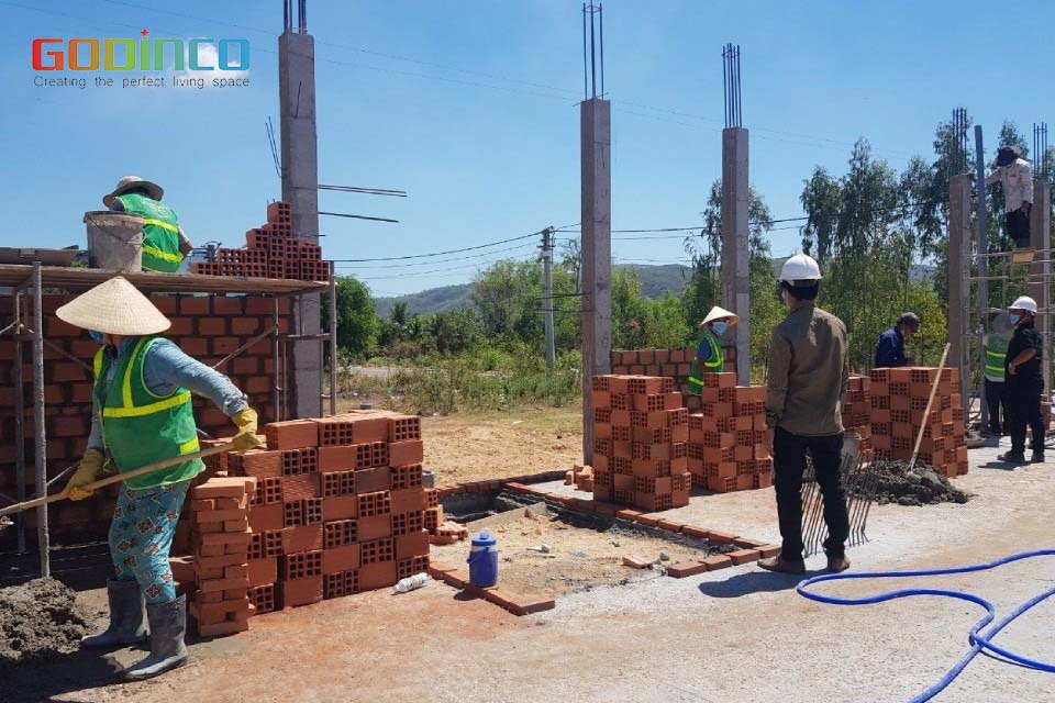 Thuê đội thợ hồ riêng lẻ có nhiều hạn chế